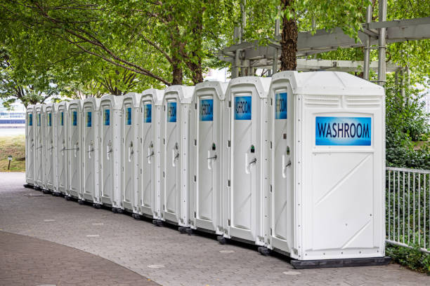 Best Portable toilet rental cost  in Clinton, NC